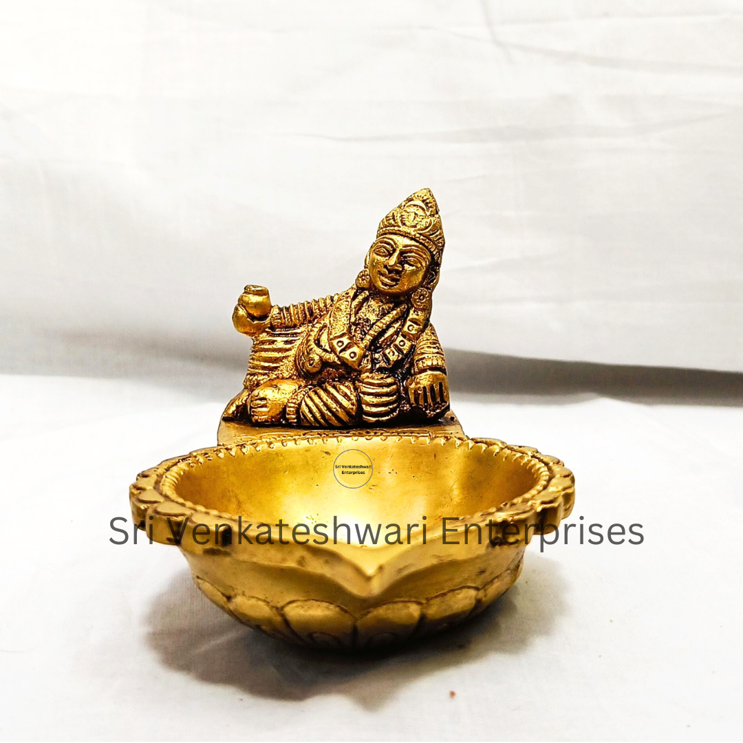 Brass Antique Kuberan Silai Vilakku