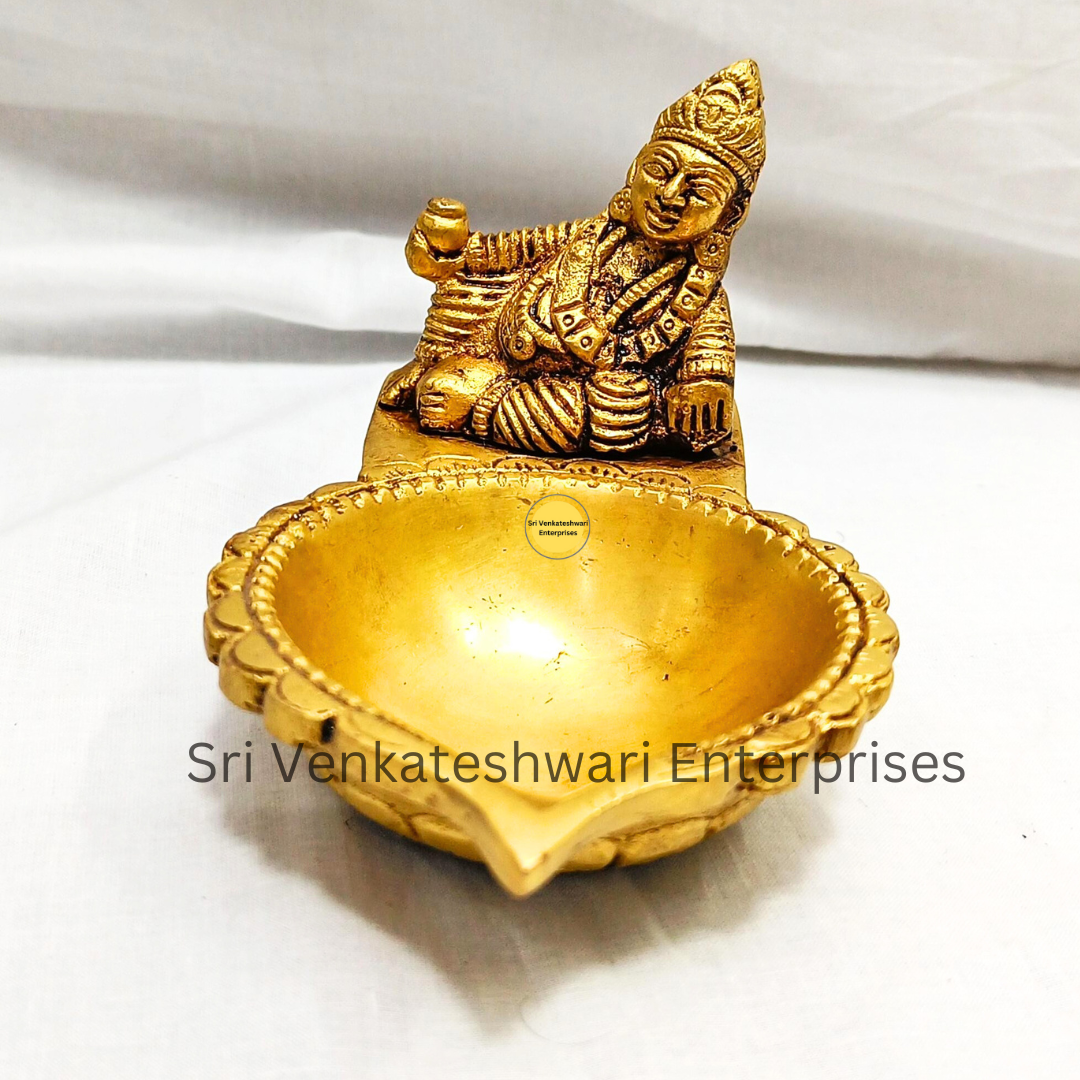 Brass Antique Kuberan Silai Vilakku