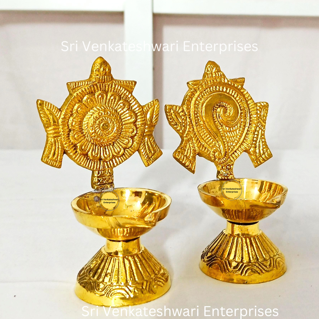 Brass Sangu Chakra Vilakku