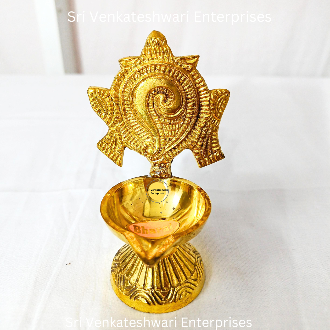 Brass Sangu Chakra Vilakku