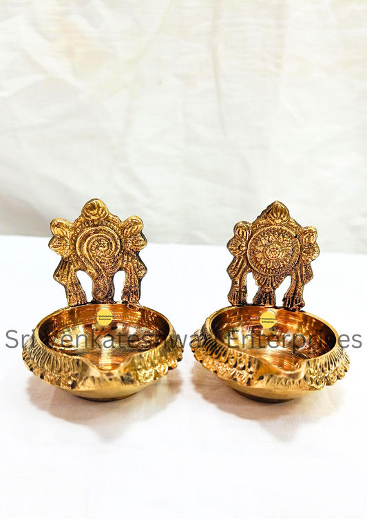Brass Sangu Chakra Kuberan Vilakku